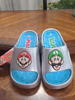 New with tags! Super Mario & Luigi Youth size 12 Silver Slide Slip on Sandals